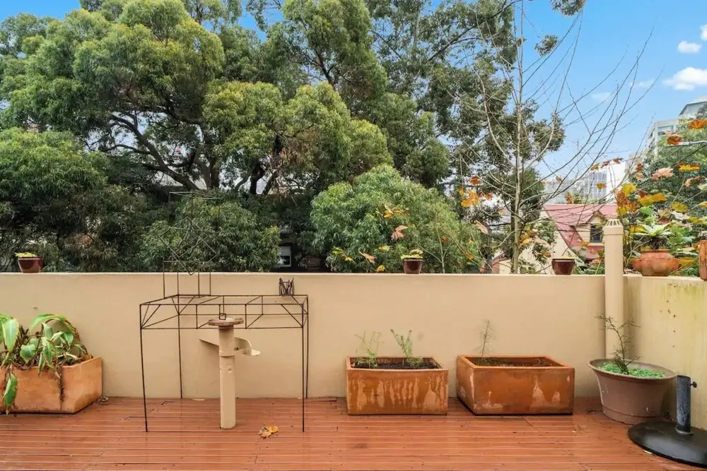 Cozy Apartment w/ Terrace Close to City Center