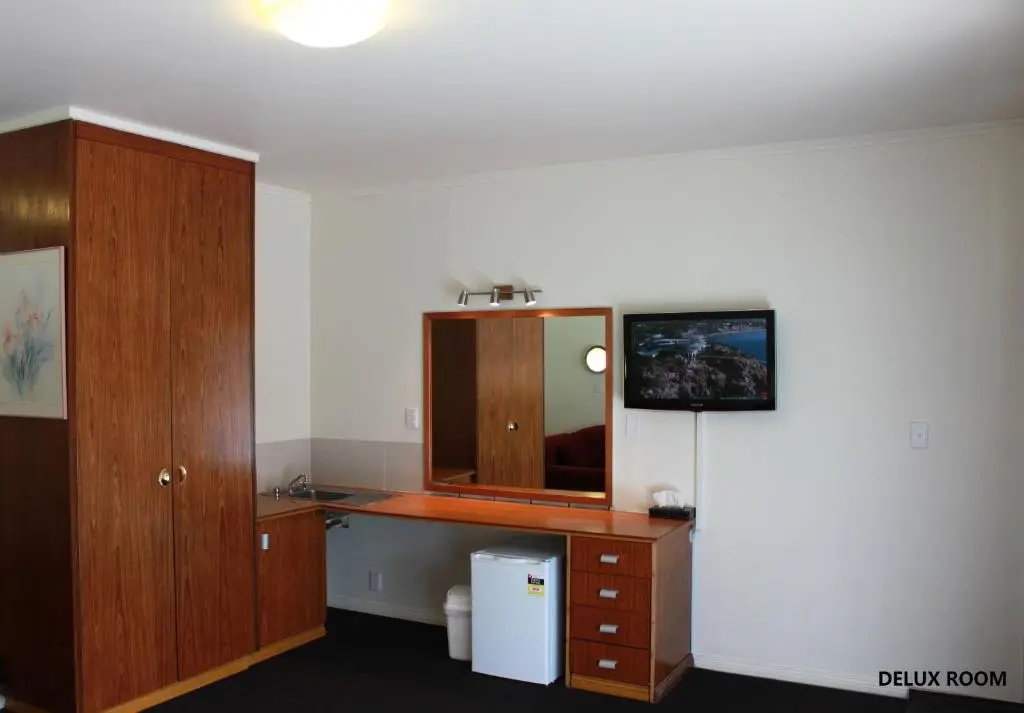 Deluxe Double room (full double bed)