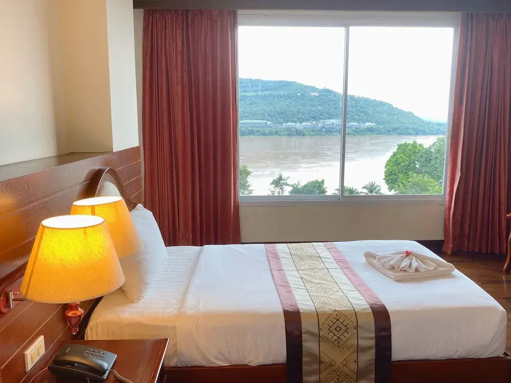 1 Bedroom Deluxe Double room with river view (full double bed)