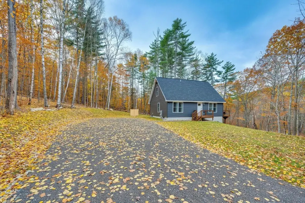 White Mtns Holiday Home! Cabin 1 Mi to Skiing