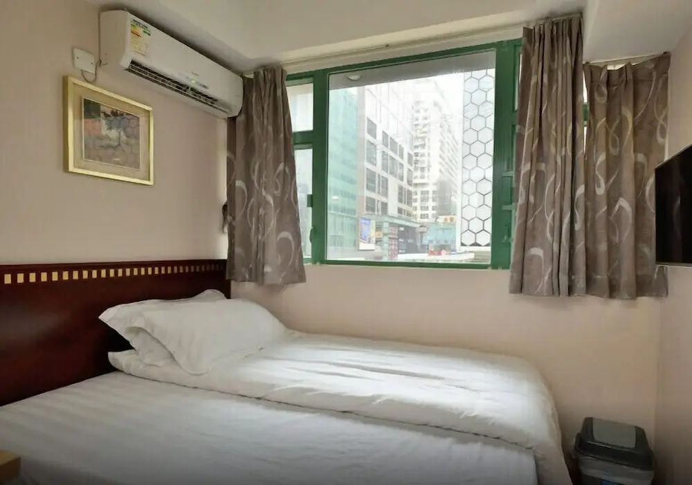 Economy room
