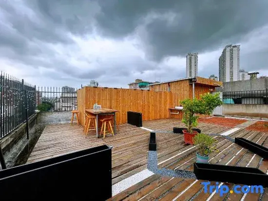 9.Square Homestay Hotel