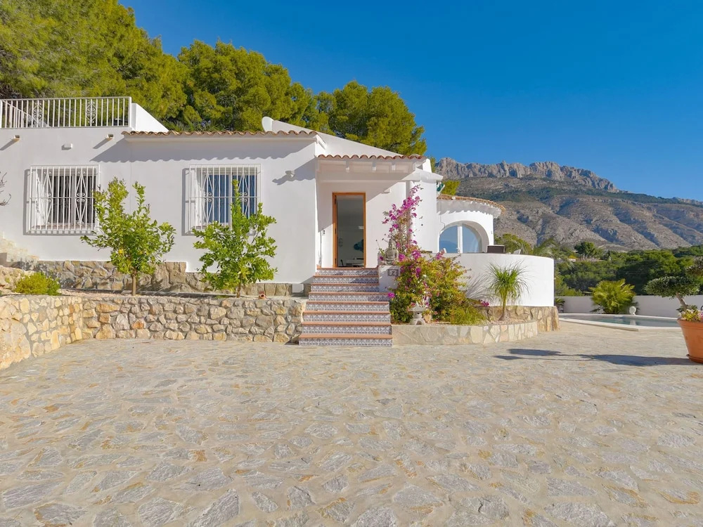 Splendid Villa in Altea with Private Swimming Pool