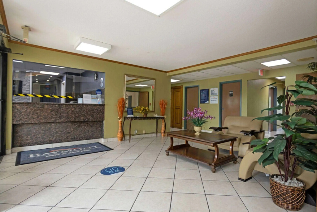 Lobby & Reception