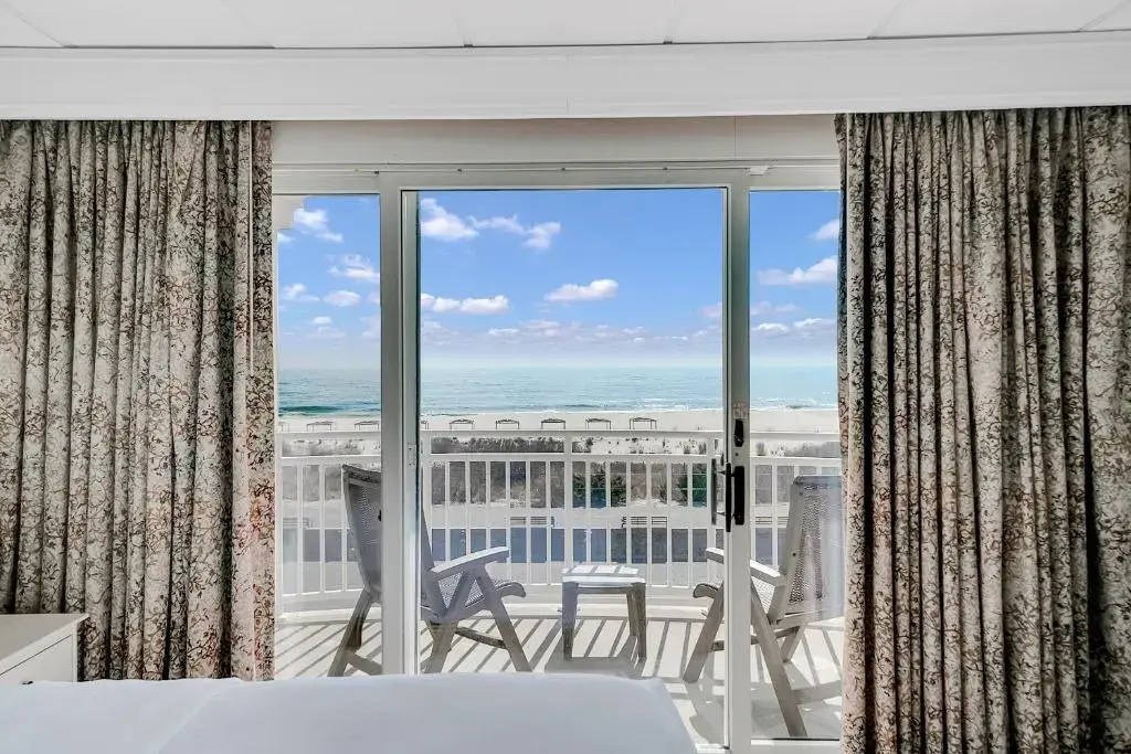 Deluxe Quadruple room with ocean view