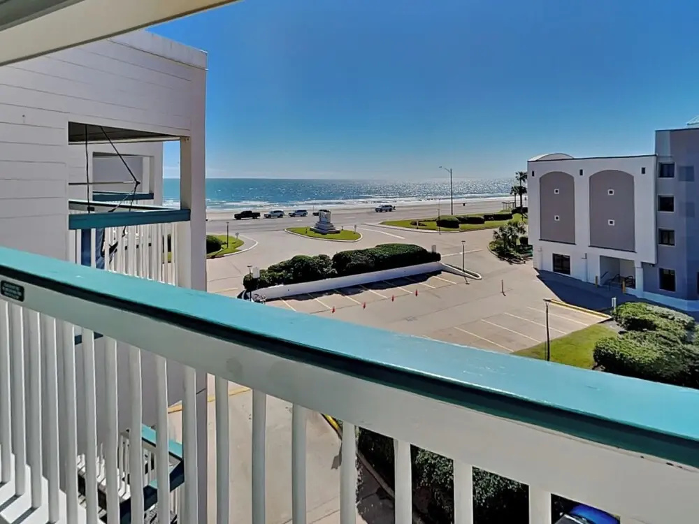 Casa Del Mar 3 by Ryson Vacation Rentals