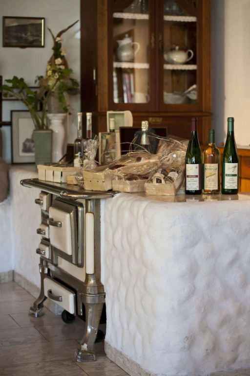 Food & Beverage