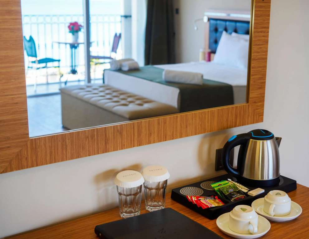 Aurasia SeaSide Hotel — фото