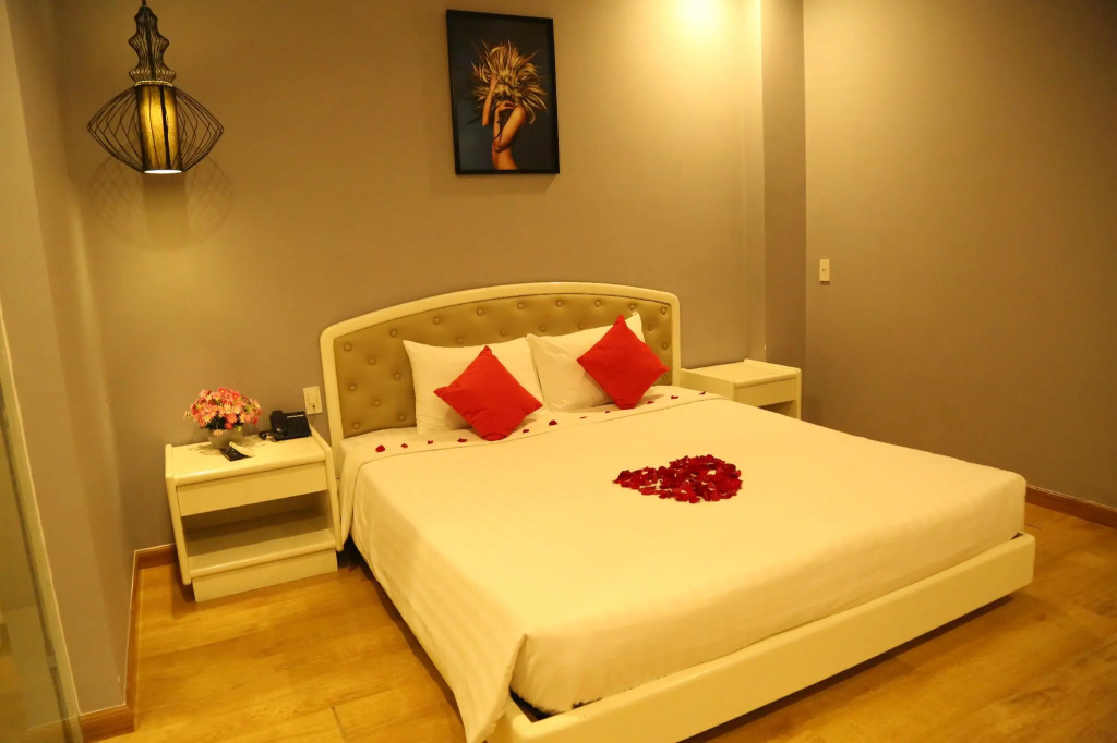 Deluxe Double room (full double bed)