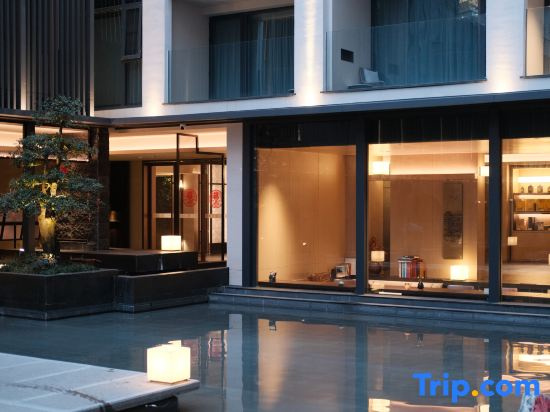 Annai · Xizhou Legend Hotel (Waterfall Town Retreat, Furong Town)