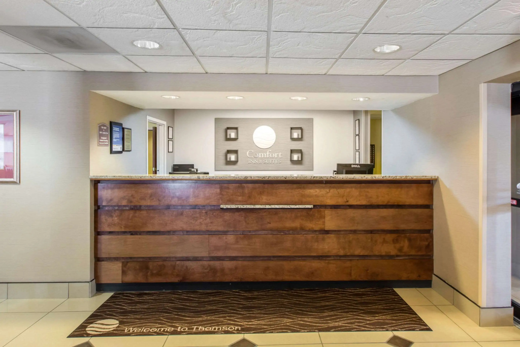 Lobby & Reception