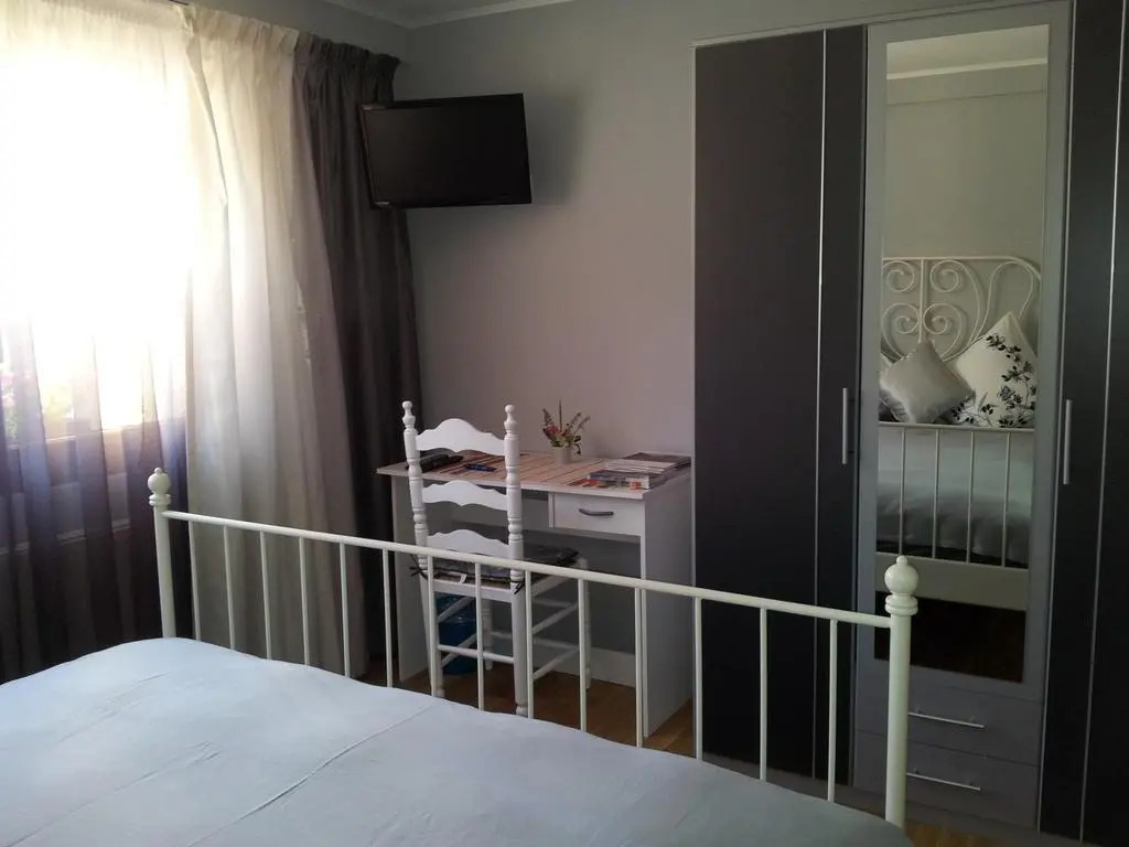 Le Merle Châtelain by null