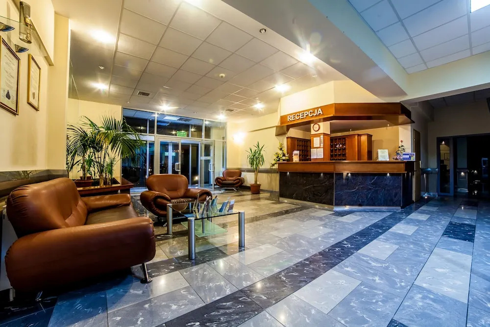 Lobby & Reception