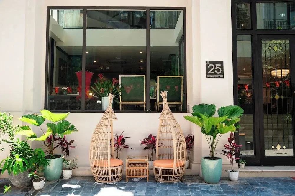 Nature Hotel - Ba Dinh