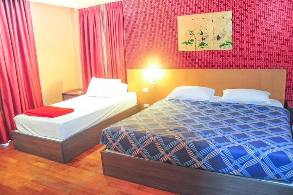 Вилла с 3 комнатами в Tamnak Villa