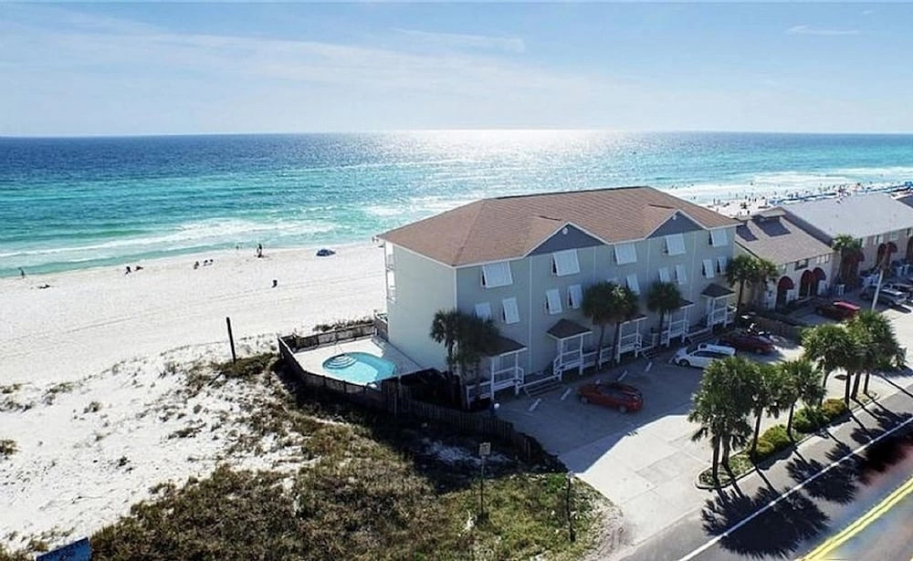 Beach & Waterfront