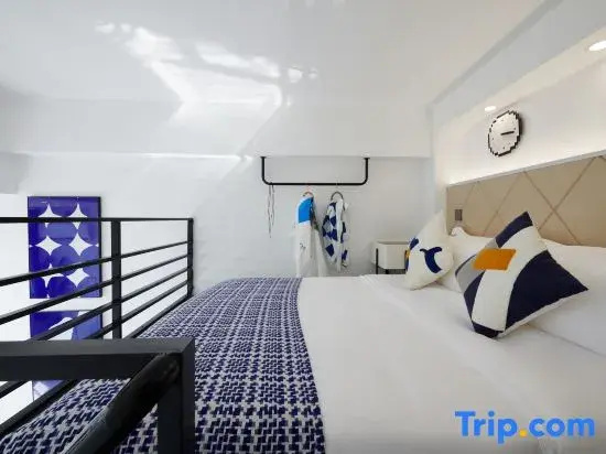 Luxury Double Duplex room with city view (full double bed)