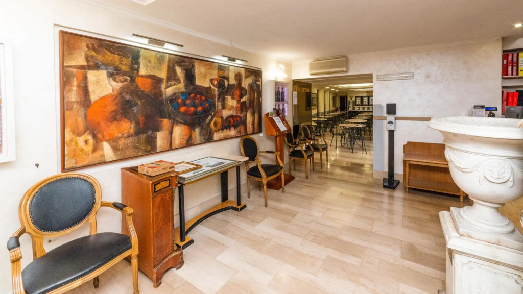 Hotel photo 12