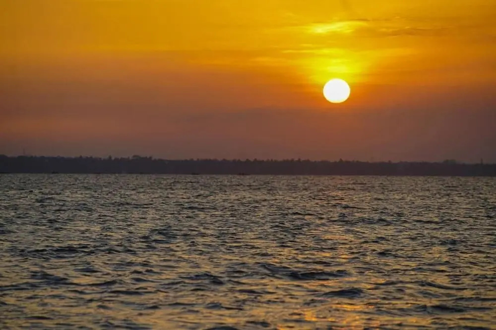 Lagoon Bay Negombo