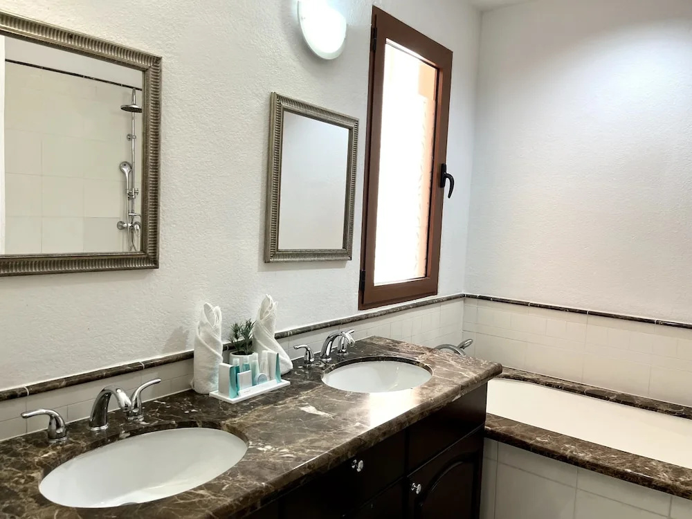 The Hotel Porto Cupecoy - Chambres