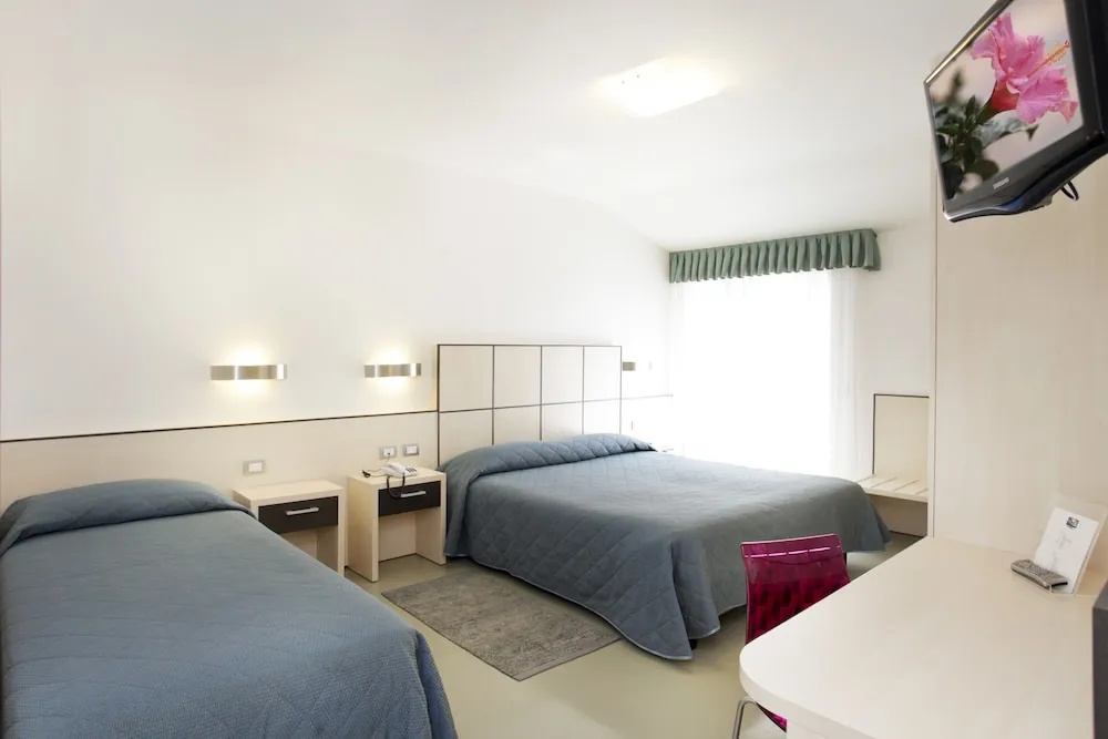 Standard Triple room with balcony and with view