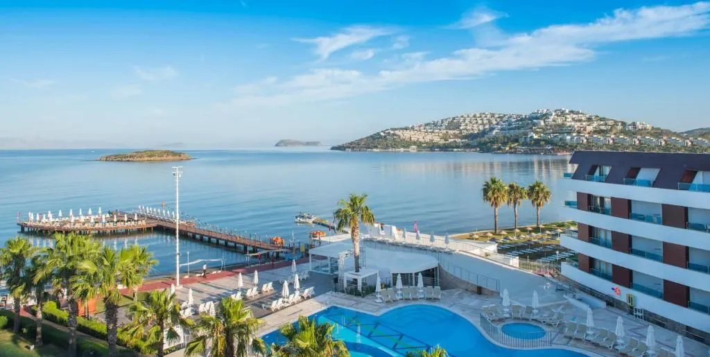 Beach & Waterfront