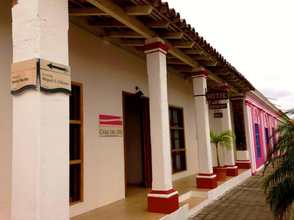 Hotel Casa del Río