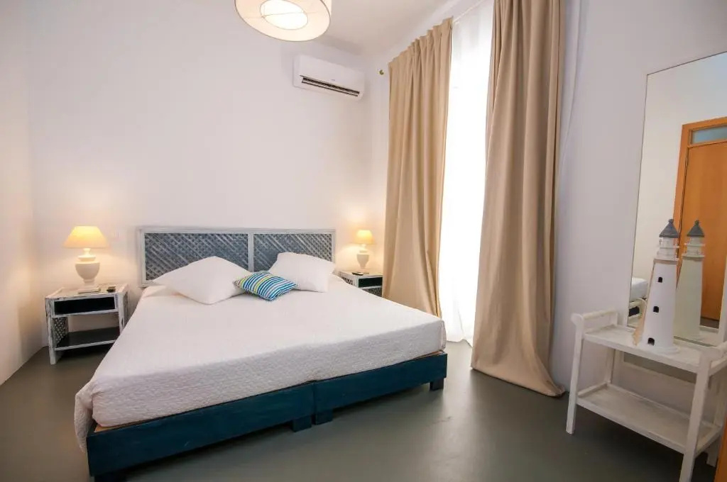Standard Double room with balcony (full double bed)