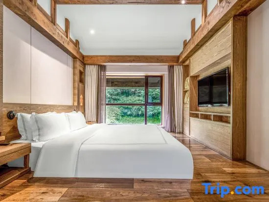 Suite with view