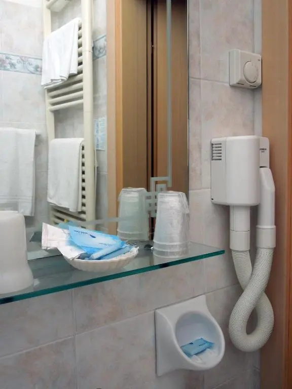 Hotel Mondial - Chambres