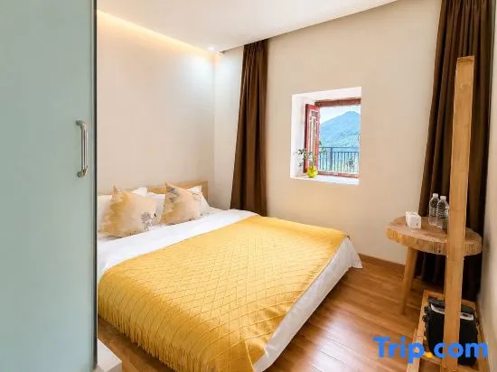 Standard Double room with mountain view (full double bed)