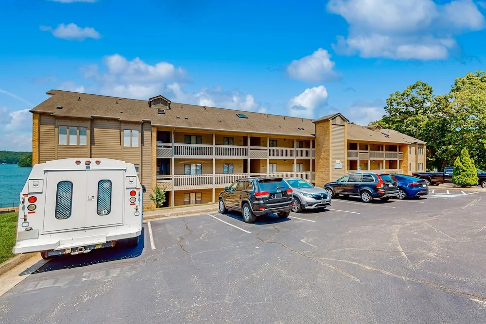 Another Tequila Sunrise - Lakefront Condo W/breathtaking Views & Wheelchair Accessibility