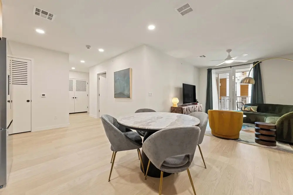 2 Bedrooms Executive Suite with balcony