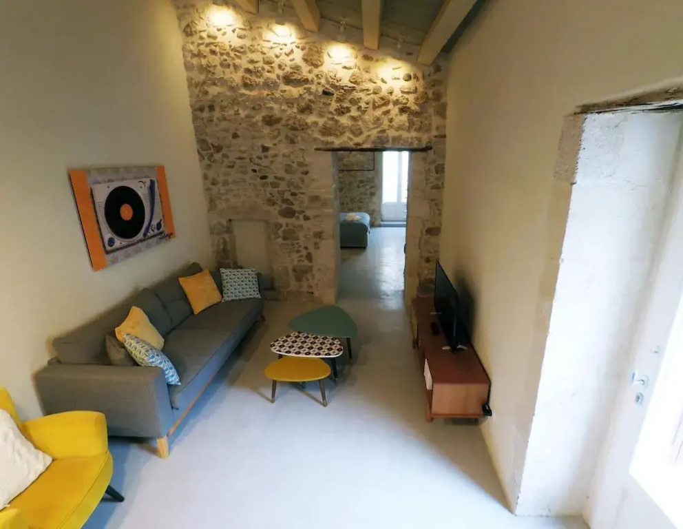Sr-i754-giude36a1 - Ares Vintage Apartment