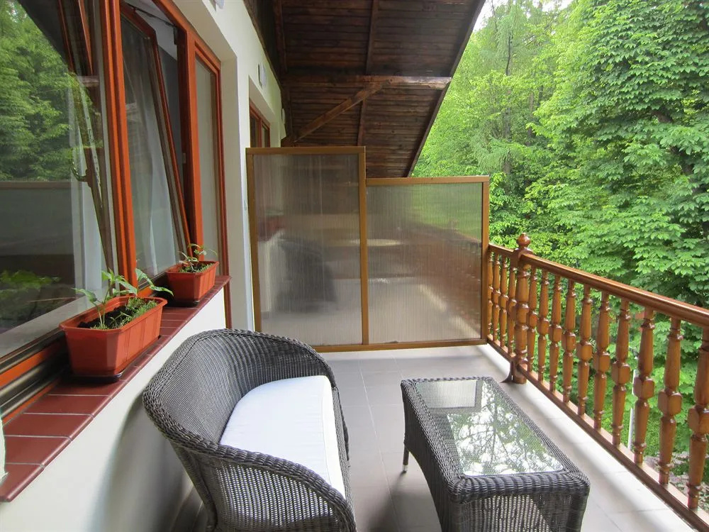Balcony & Terrace