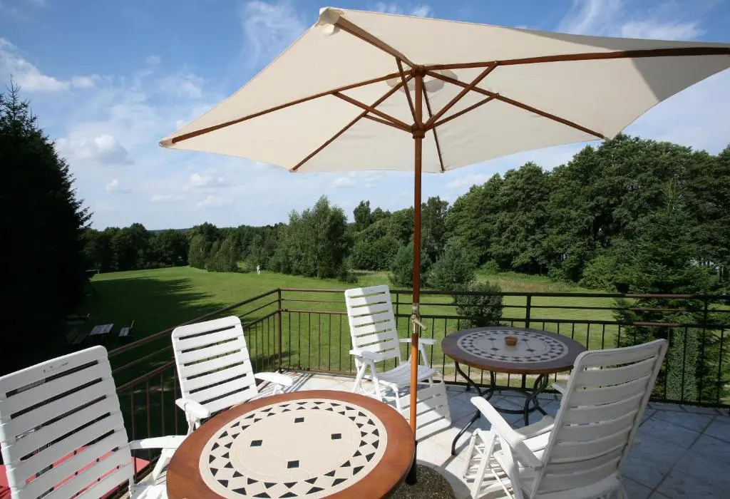 Standard Double room with lake view (full double bed)