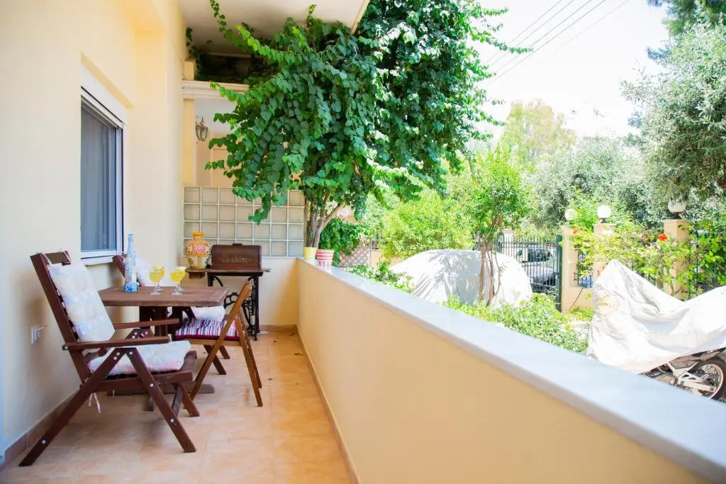 The happy house- 5 minutes walk from the sea