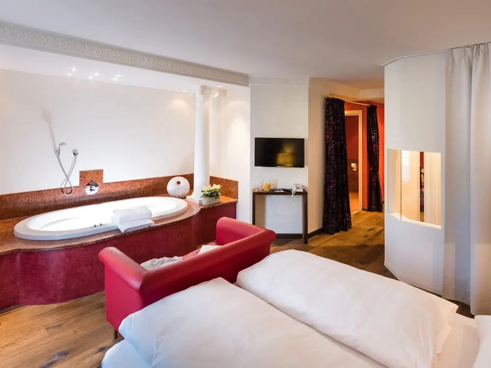Deluxe Suite with balcony