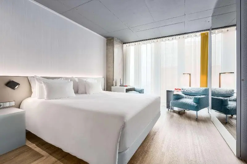 Nhow room (full double bed)
