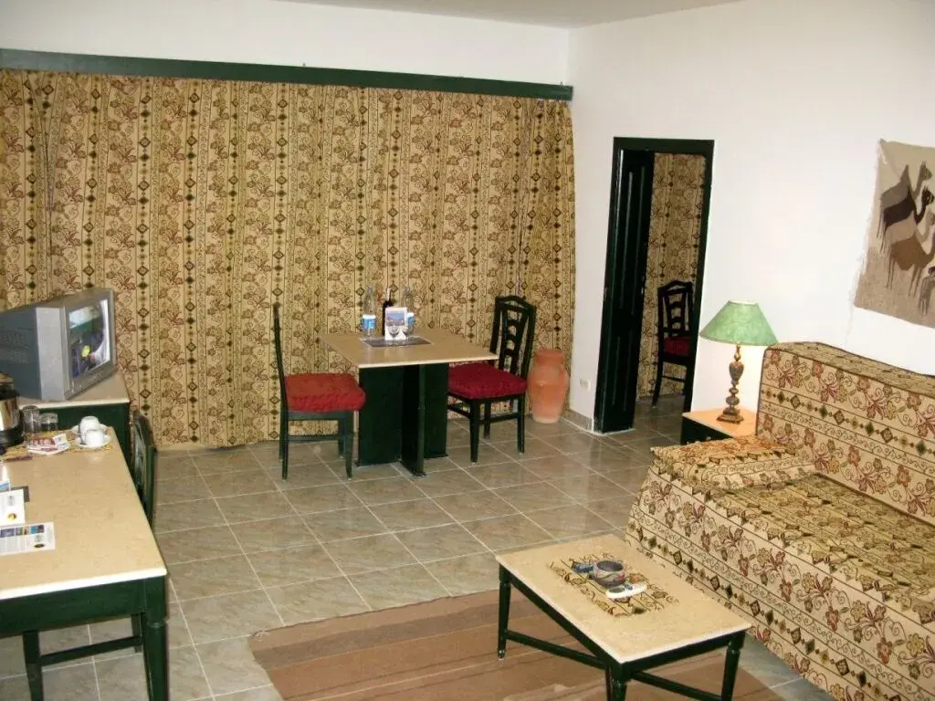 Swisscare Nuweiba Resort Hotel - фото 18
