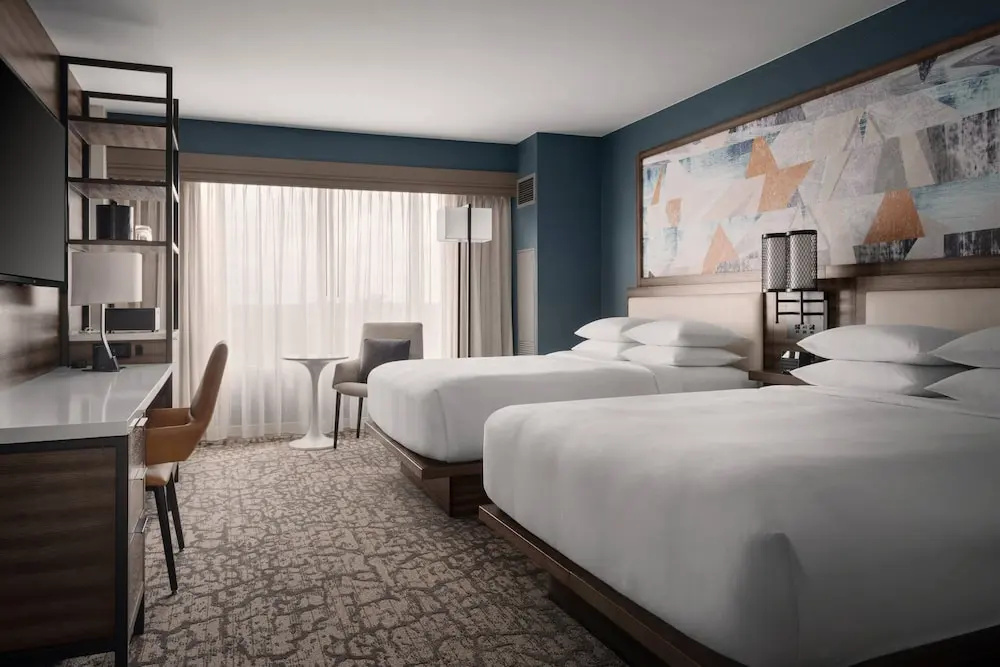 Standard Quadruple room with city view
