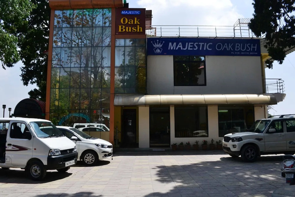 Hotel Majestic Oak Bush