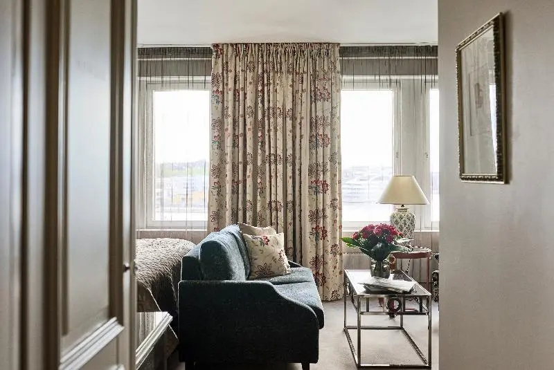 Standard Double room with bay view (full double bed)