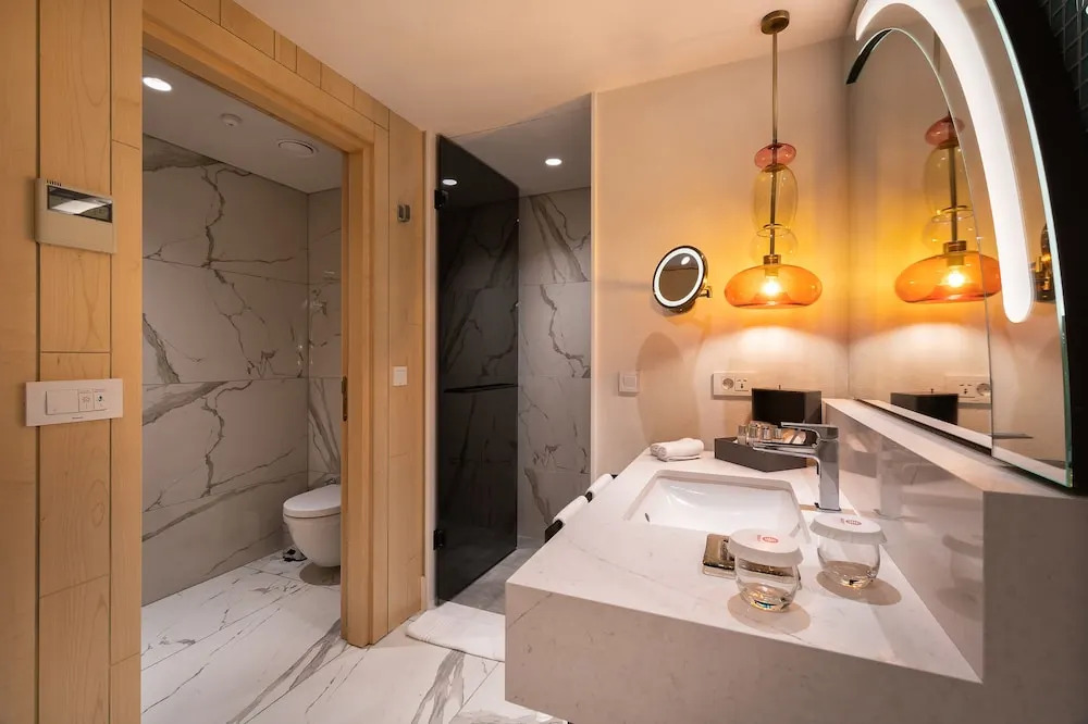 Lara Barut Collection image rooms