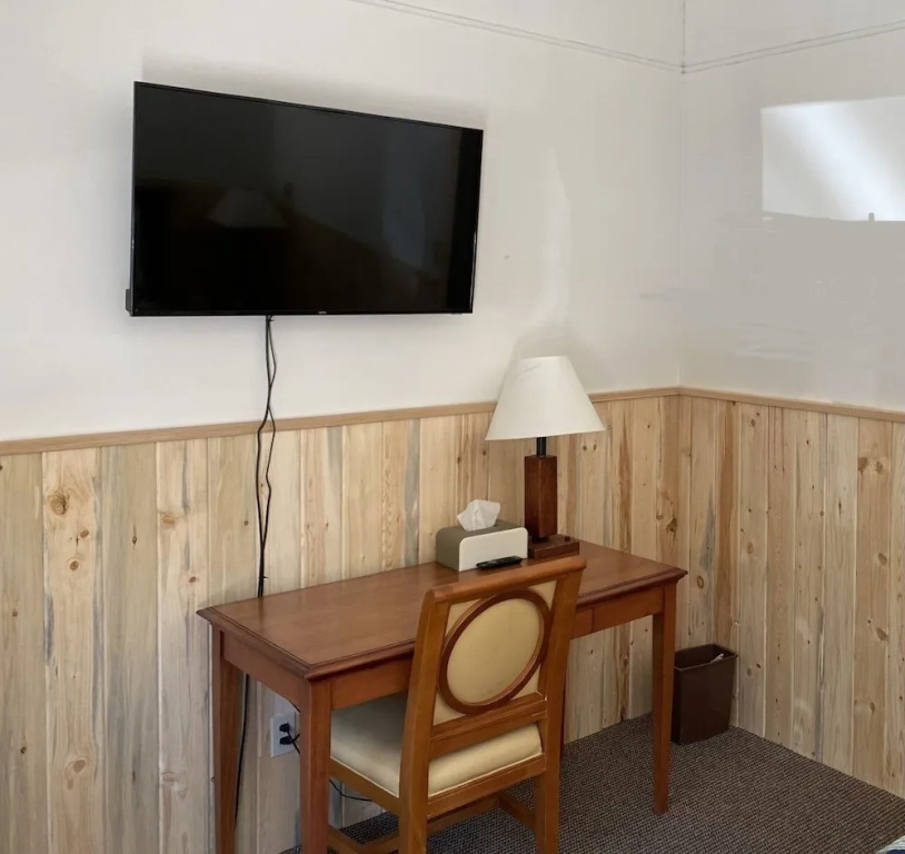 Cody Holiday Lodge — фото