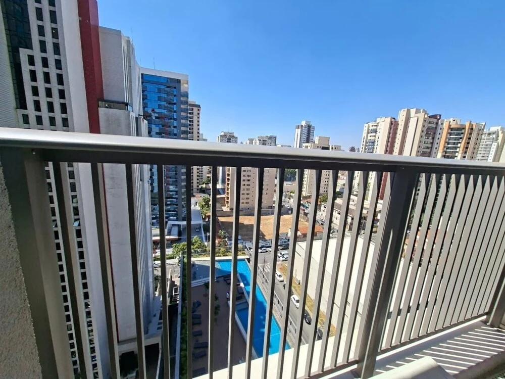 Estúdios com piscina no lounge