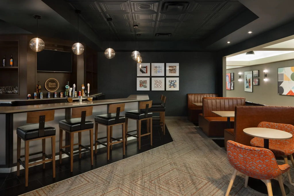 Four Points by Sheraton Edmonton South - Général
