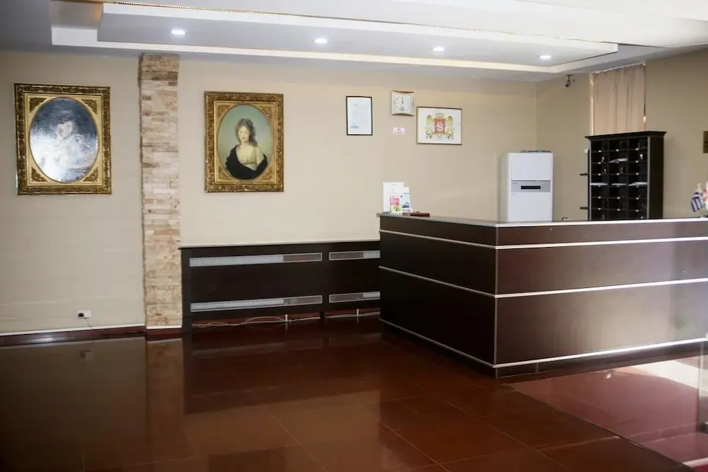 Lobby & Reception