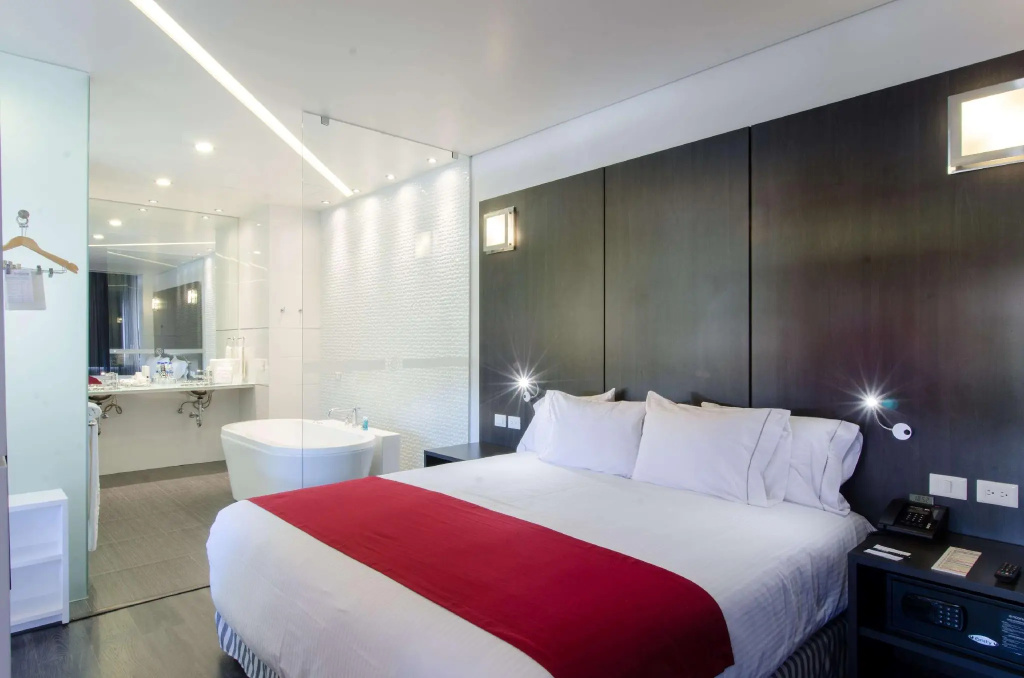 Double Relax Suite full double bed