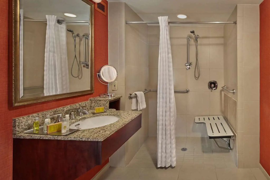 DoubleTree by Hilton Little Rock Room Type - Standard Double room with river view (full double bed)